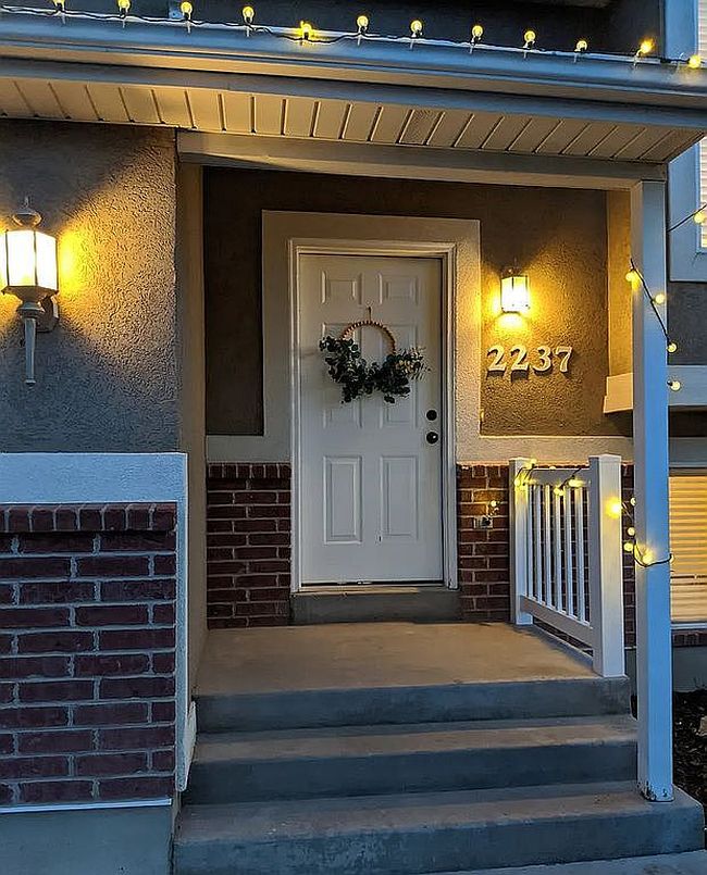 Image of 2237 W Craig Ln S