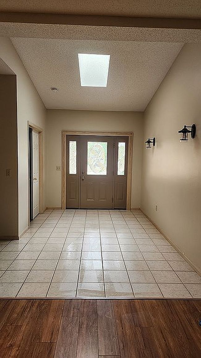 Additional photo 2 of property located at 2048 Hunters Ridge Dr