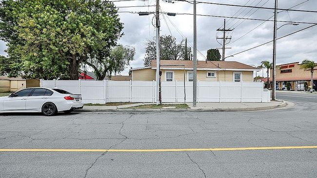 Image of 9051 Walker St