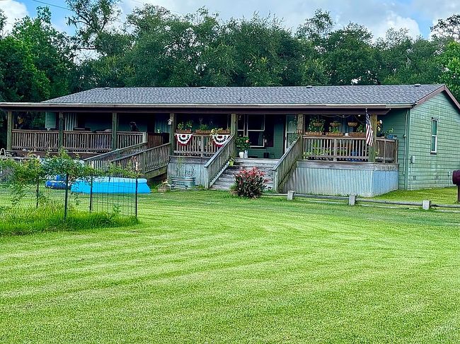Photo of 2105 County Road 344, Brazoria, TX