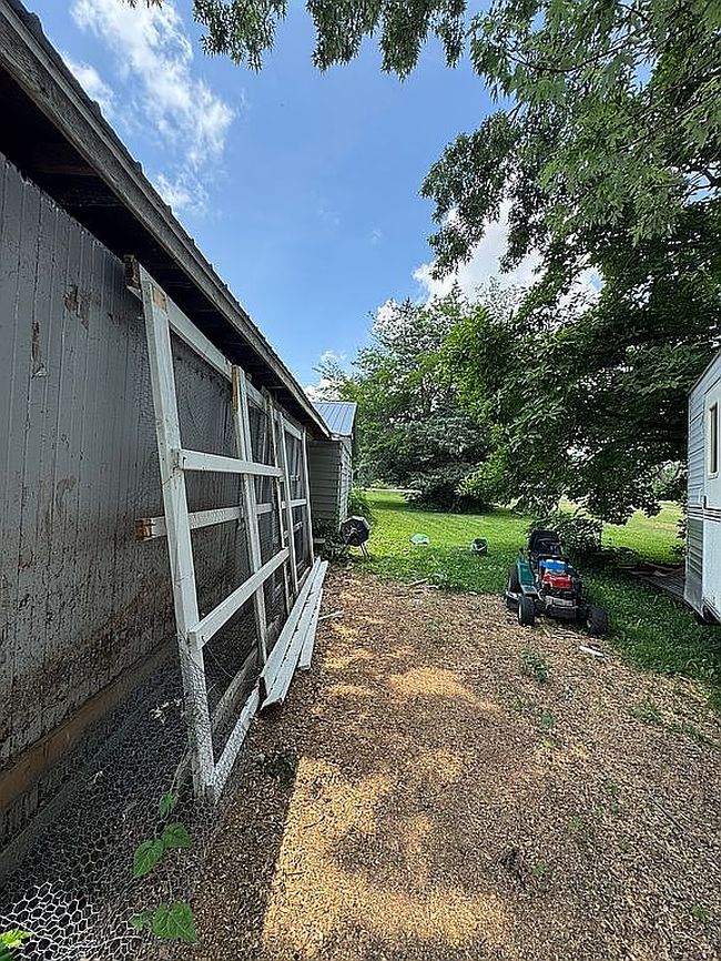 Photo of 1318 N Main St, Fairmount, IN