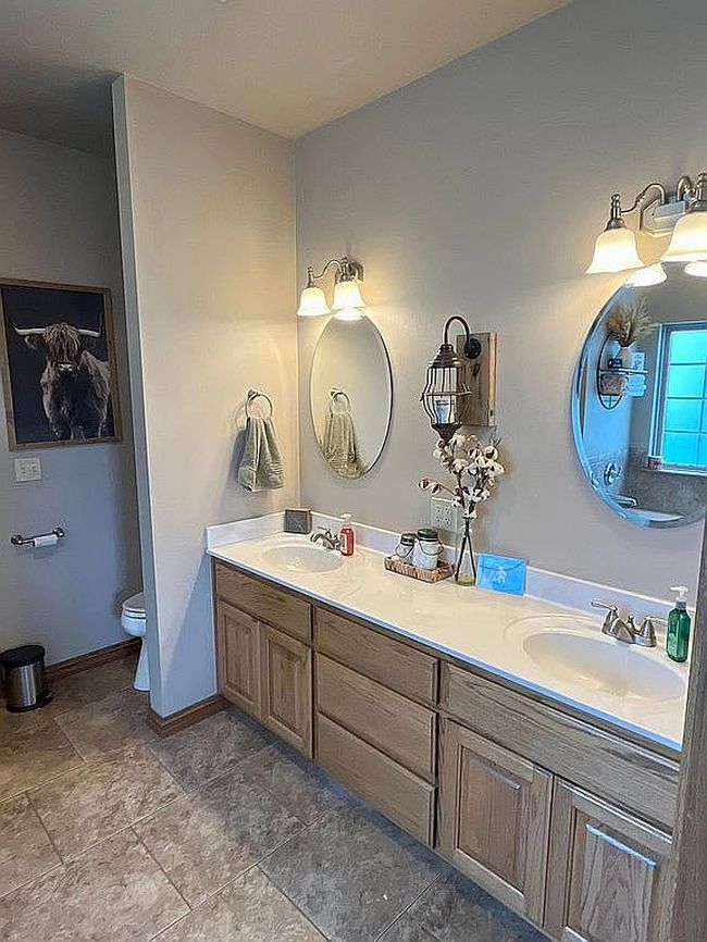 Photo of 913 Monroe Cir, Carl Junction, MO