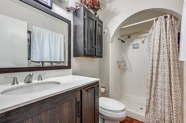 Image of 2048 Ash Hill Rd