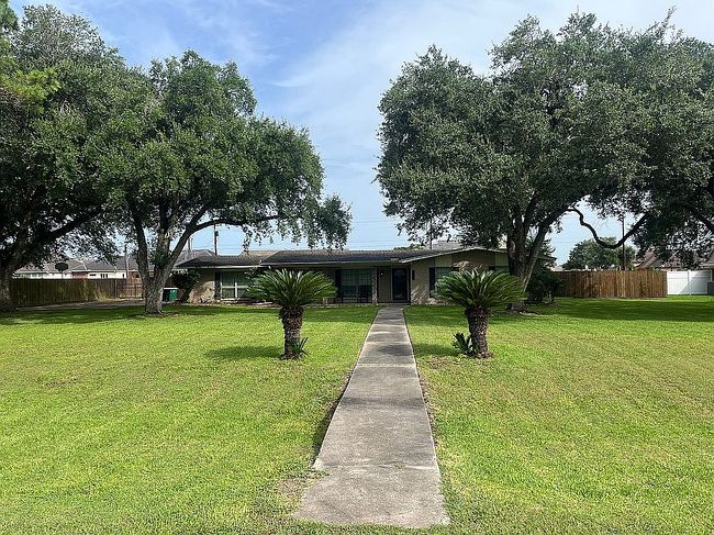 Preview of property located at 206 Yucca Dr