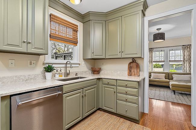 Photo of 525 W Saint Charles Rd, Lombard, IL