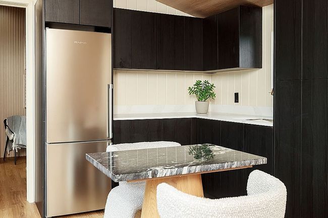 Additional photo 2 of property located at 690D Queen St