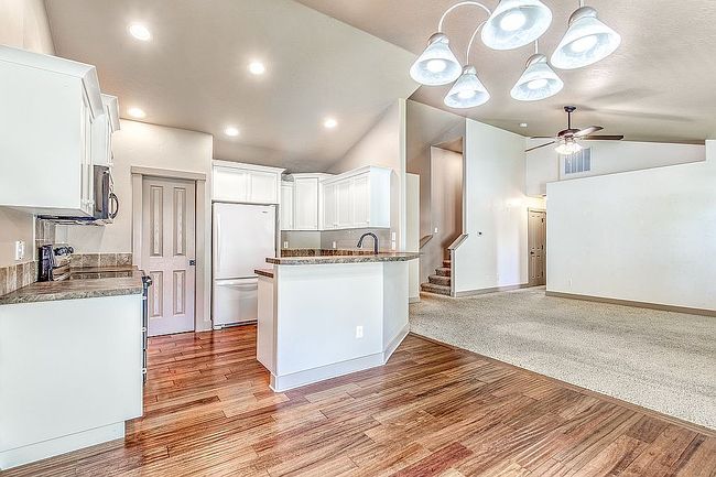 Image of 1320 W Belknap Dr