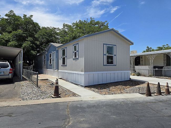 609 Horseshoe Trl Se, Albuquerque, NM