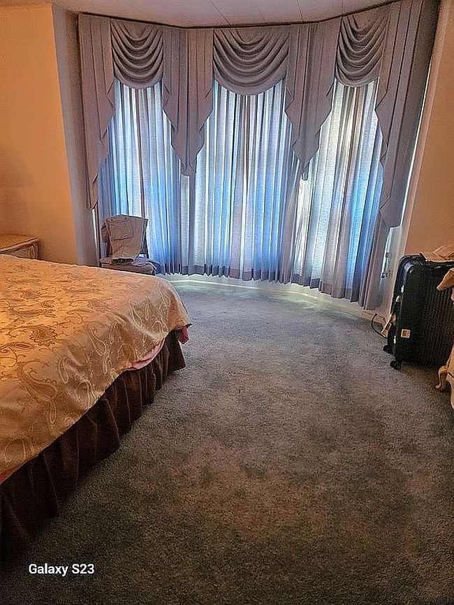 Image of 31 E Oak St