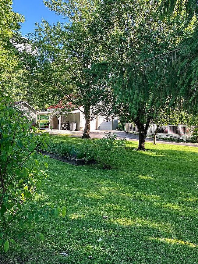 Image of 406 W Commercial Ave