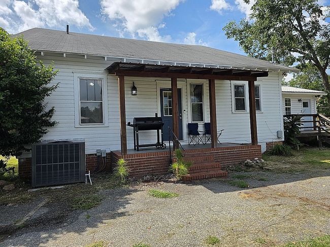 Photo of 95 Mccormick Ave, Hawkinsville, GA
