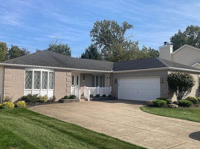 Additional photo of property located at 33 Cove Holw