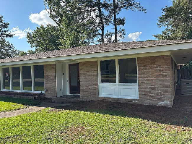 Image of 640 Briarwood Dr