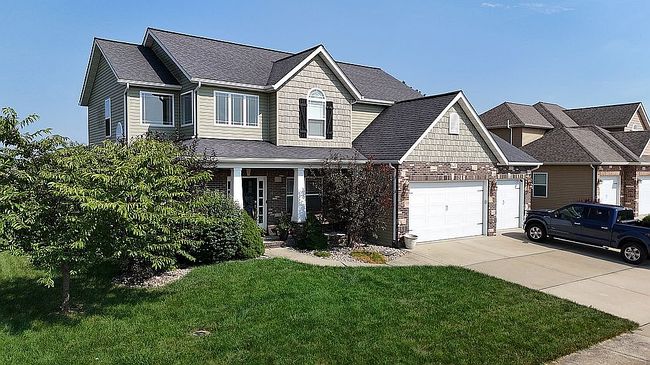 Photo of 208 Oakshire Dr E, Glen Carbon, IL