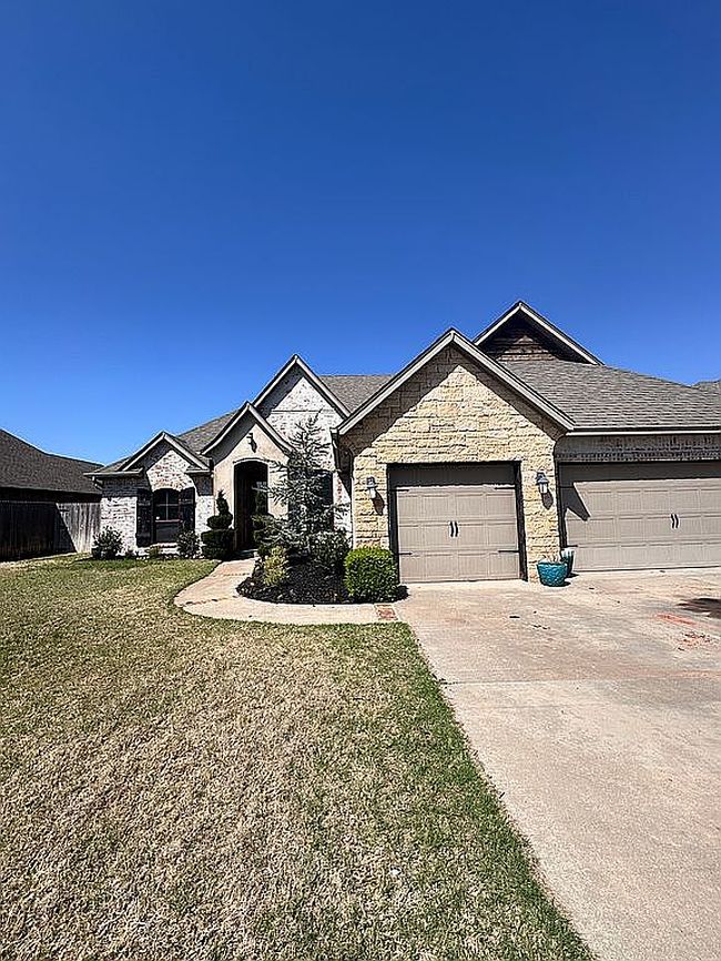Photo of 2137 Redbud Creek Ave, Yukon, OK