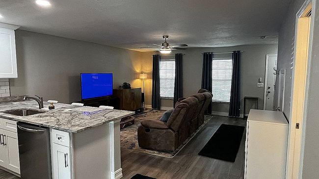 Photo of 610 Ole Plantation Dr, Brandon, FL