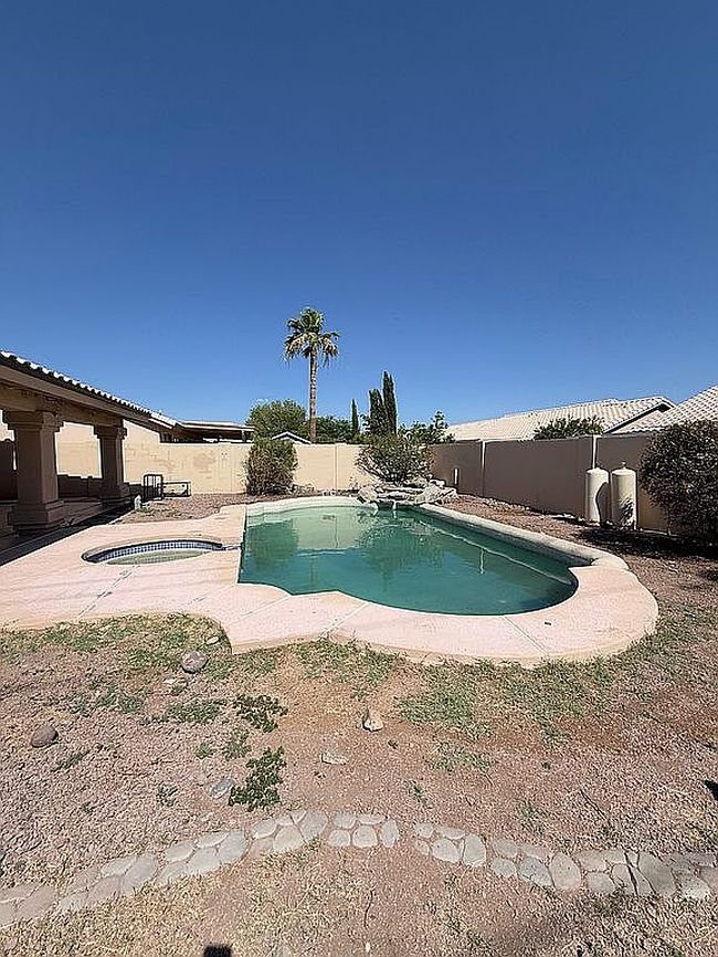 Photo of 1417 W Wagoner Rd, Phoenix, AZ