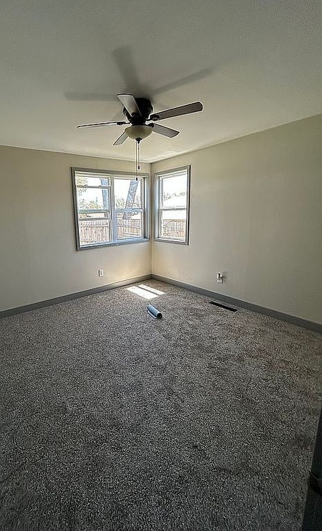 Photo of 205 N Grant Ave, Mullen, NE