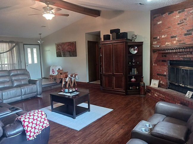 Photo of 2401 Oak Forest Dr, Norman, OK