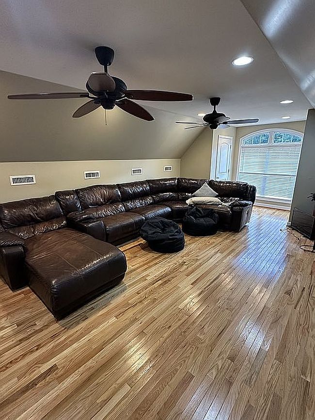 Additional photo 1 of property located at 1957 Clubview Dr