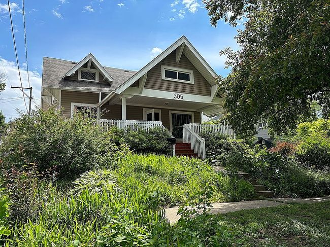 Image of 305 E 5th St