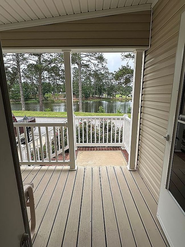 Image of 4631 Lake Front Dr