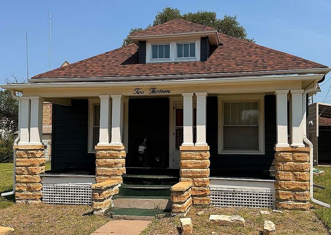 Photo of 213 N 4th St, Lincoln, KS