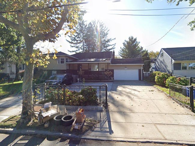 Photo of 665 Peninsula Blvd, Woodmere, NY
