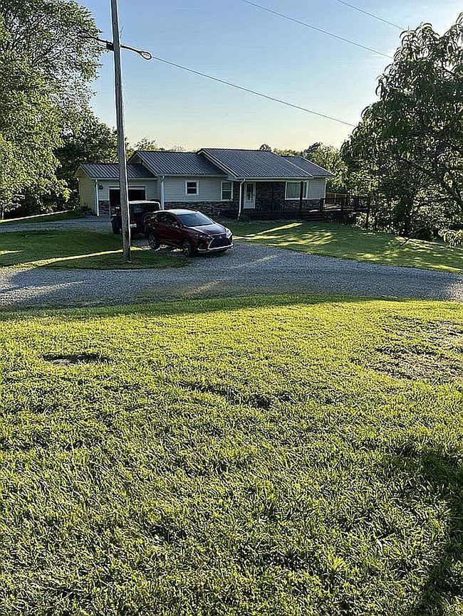 Image of 1676 Graves Rd