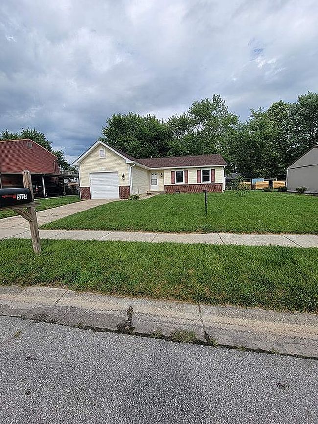 Photo of 5105 Pappas Dr, Indianapolis, IN