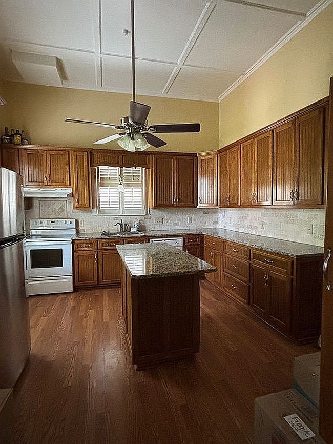Photo of 14 Kibbee St, Hawkinsville, GA