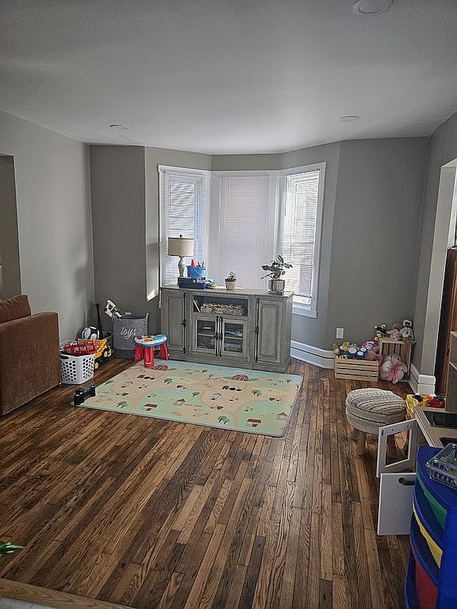 Photo of 107 Sumner Ave, Vandergrift, PA