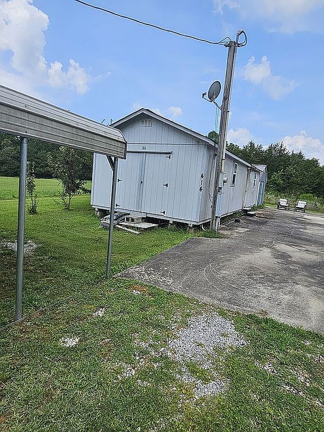 Photo of 414 Jenkins Rd, Sparta, TN