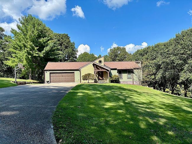 Photo of 8008 Helen Dr