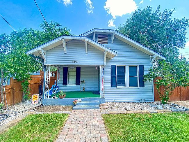 Image of 404 E Jones St