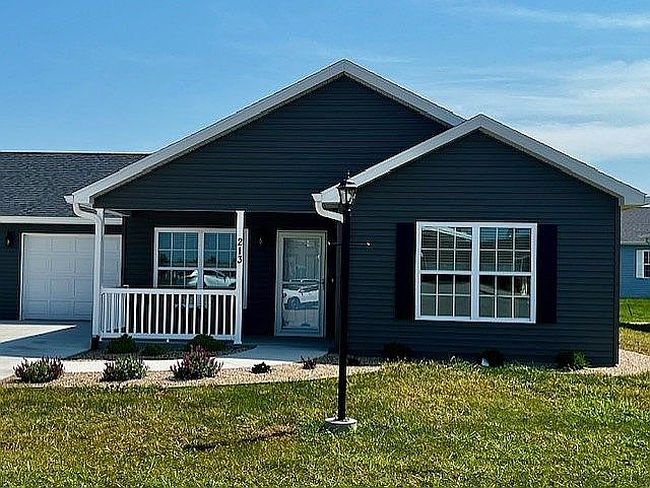 Photo of 213 Marietta Ln, Manchester, IA