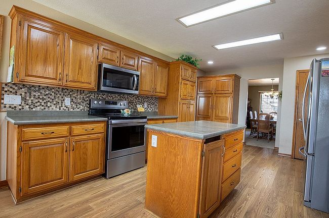 Image of 6 Hillcrest Dr