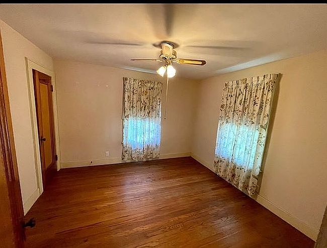 Image of 627 Locust St