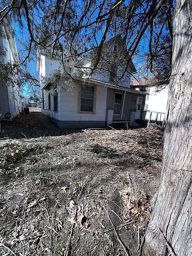 Image of 923 Nw Van Buren St