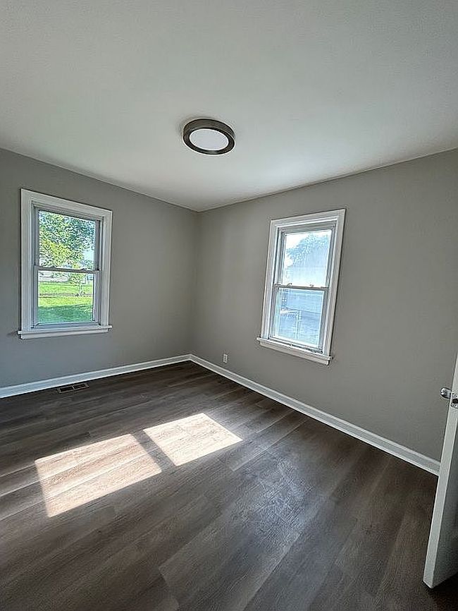 Photo of 109 March Dr, Collinsville, IL