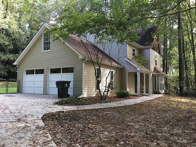 Additional photo 3 of property located at 220 Oak St