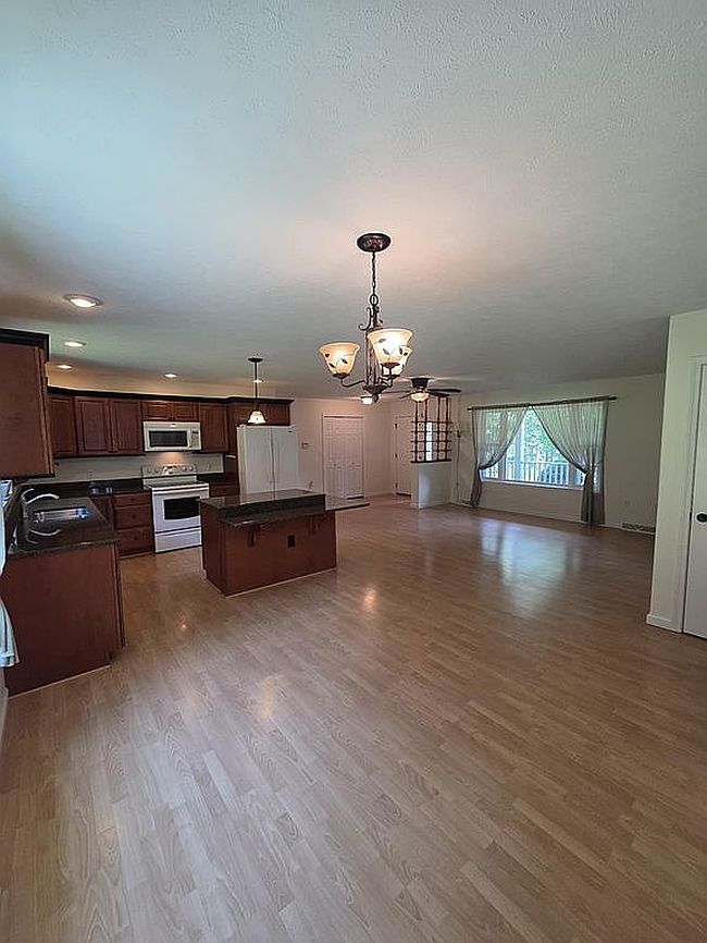 Photo of 9921 Tamarack Dr, Meadville, PA