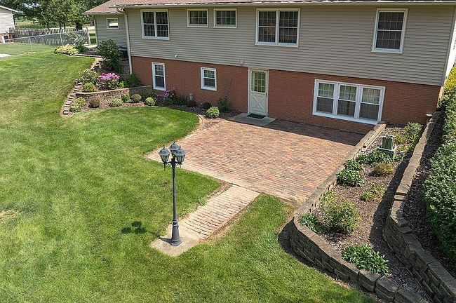 Photo of 7317 Selzer Rd, Fairfax, IA