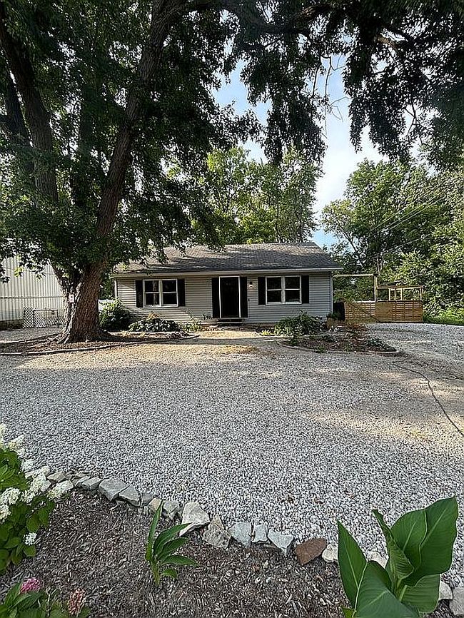 Photo of 2011 Oakdale Ave, Oregon, OH
