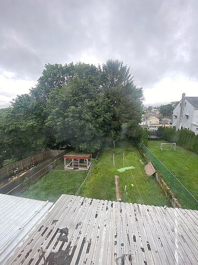 Photo of 928 W Pine St, Coal Township, PA