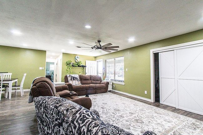 Photo of 104 Hope Ln, Iowa Park, TX