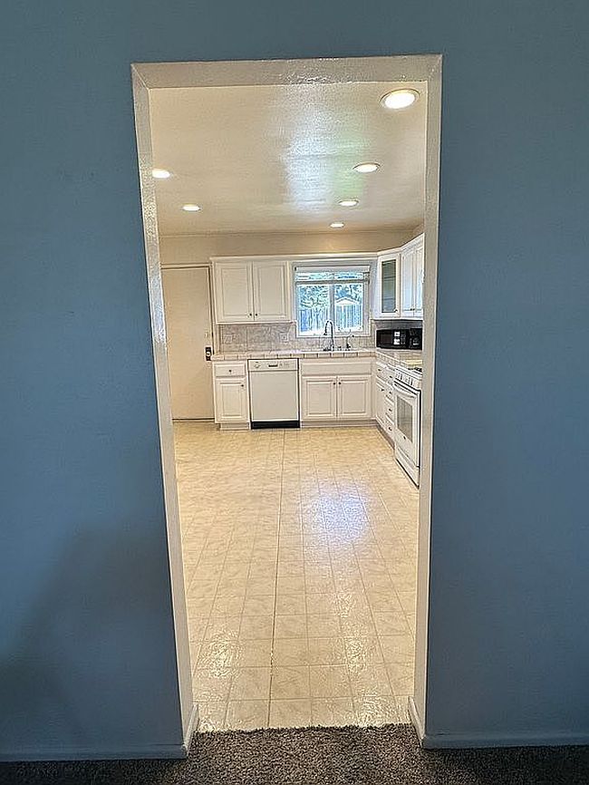 Image of 749 Saratoga Ave