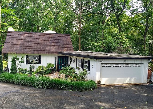 Image of 1950 Sussex Ln