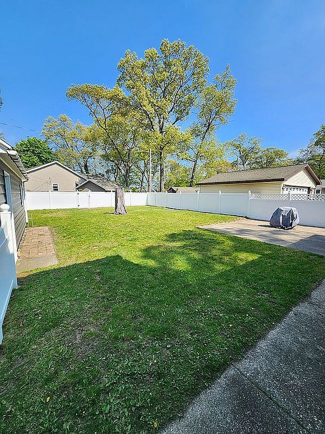 Image of 2226 Mills Ave