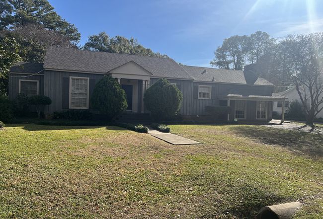 Image of 1700 Grand Ave